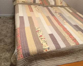 Strippy Quilt / Modern Strip-Pieced Design