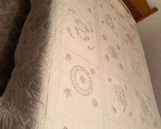 White Embroidered Teddy Bear Quilt