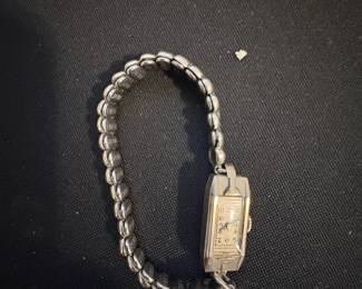 Vintage Elgin Ladies Wristwatch with Speidel Band second image