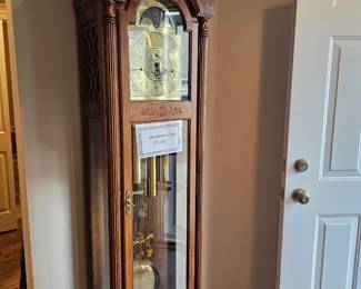 Howard Miller Grandfather Clock - Beautifully working condition