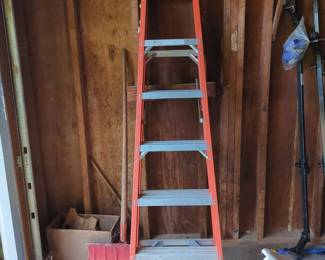 Keller 6 Ft. Fiberglass Ladder
