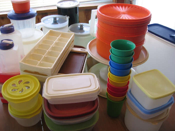 TUPPERWARE