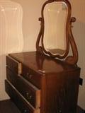 Gorgeous vintage dresser with mirror, in pristine shape