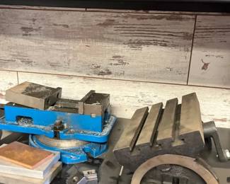 Precision Milling Vise and an Angle Working Table