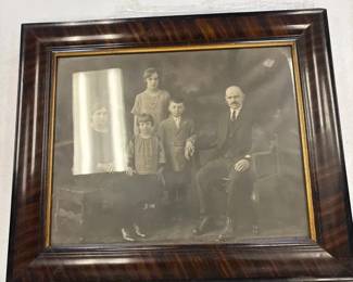 Antique Early 1900s Family Portrait Photograph in Ornate Faux Wood Grain Frame
