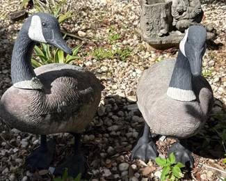 Pair of LifeSize Canada Goose Plastic Garden Decoys  Realistic Wildlife Yard Decor