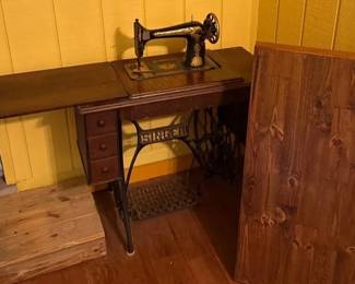 Antique Singer Treadle Sewing Machine with Cast Iron Pedal Base, Oak Cabinet  Drawers
