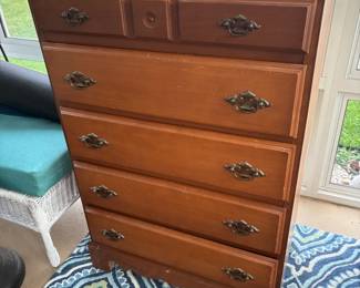 $35, 5 drawer dresser maple