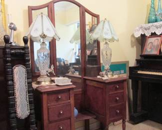 Vanity make up dresser table