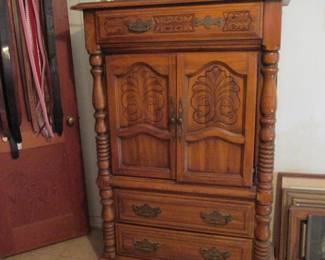 Mens chest