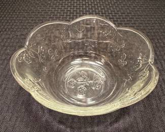 Anchor Hocking 'Savannah' Pattern Clear Glass Bowl