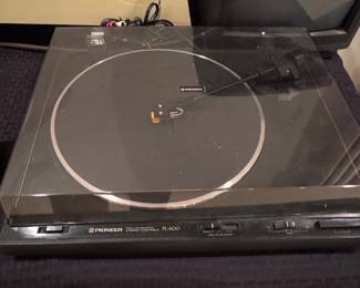 Pioneer PL-600 Fully Automatic Turntable