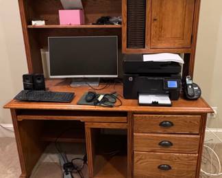 Traditional Oak Computer Hutch Desk