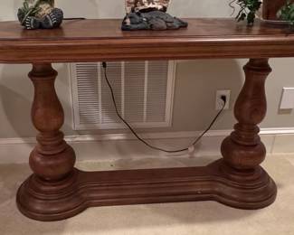 Traditional Pedestal Console Table