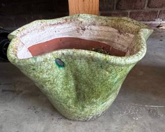 Campo de' Fiori Aged Pie Crust Planter