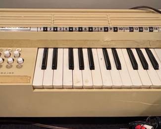 Magnus Electric Chord Organ