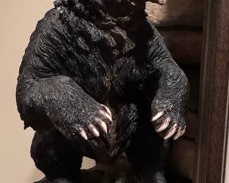 Design Toscano Growling Black Bear Life-Size Statue