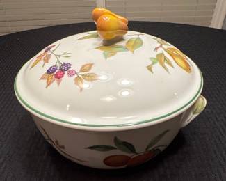 Royal Worcester Evesham Vale Covered Casserole Dish