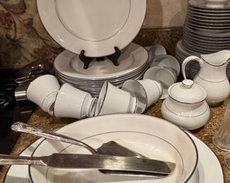 Silver Matara Sri Lanka Fine China Dinnerware Set