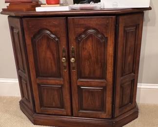 Ethan Allen Georgian Court Cherry Console Cabinet