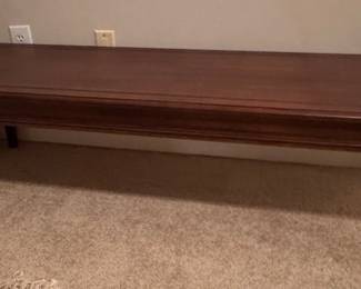 Traditional Mahogany Finish Entryway Bench