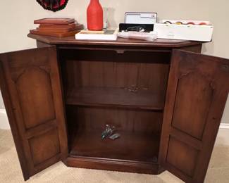 Ethan Allen Georgian Court Cherry Console Cabinet