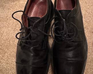 Johnston & Murphy Men's Cap Toe Oxfords