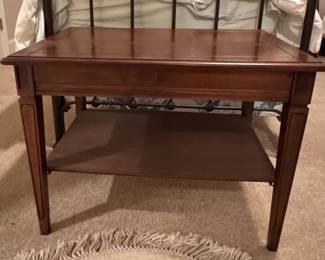 Traditional Mahogany End Table