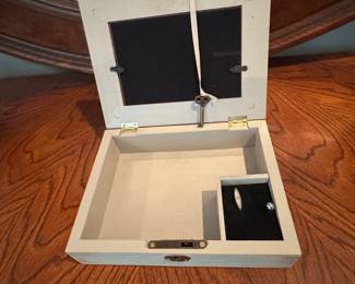 Distressed Wood Keepsake Music Box with Photo Frame Lid