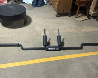 Squat bar