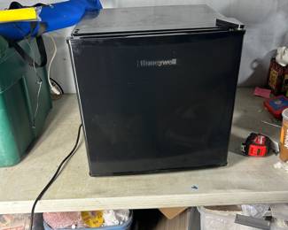 Mini fridge