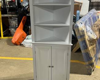 Corner cabinet