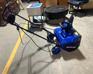 Electric snowblower