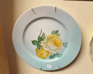 Collection of Assorted Decorative Collector Plates