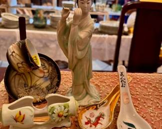 Vintage breakable Asian fabulous collectibles