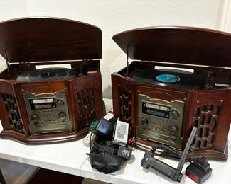 Replica of vintage turntable