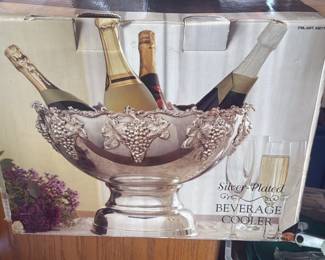 A gorgeous, multi-functional vintage silver-plated beverage cooler and holiday punch bowl set, complete in its original box with all factory accessories. It features an elegant embossed grape-and-vine relief design around the rim, making it a spectacular statement centerpiece for weddings, holiday parties, or formal hosting.Versatile 3-in-1 Design: