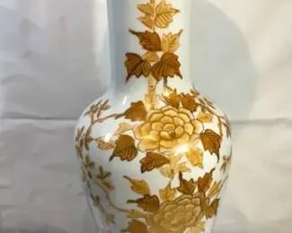 Asian urn lamp