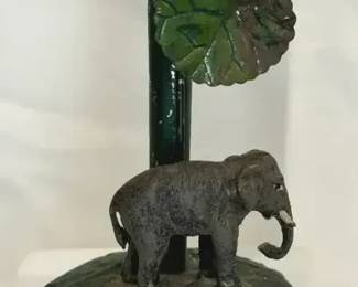 Elephant theme vase