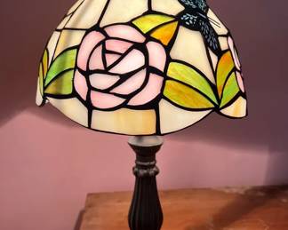 Tiffany Style Roses Stained Glass Table Lamp