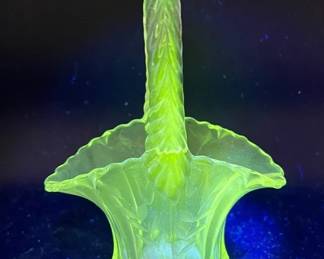 6 1/4” Duncan Miller Bride’s Basket — Glass Glows Green in Ultraviolet Light