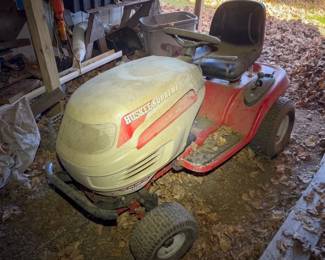 Huskee Supreme Model 13AB606H730 Riding Tractor