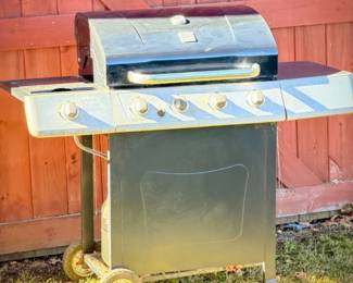 Kenmore 4-burner Propane Grill