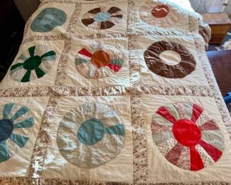 Vintage Dresden Plate Quilt