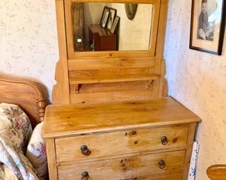 19th-century Victorian pine/chestnut chest of drawers