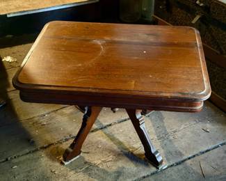 Victorian Style Parlor Table