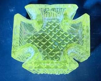 Vintage Clover/Cross Salt Dip