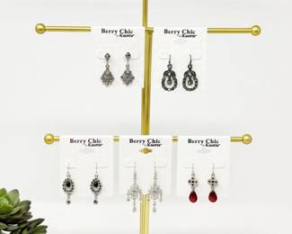 183 BerryChicbyKnottsSilverToneRhinestoneEarringSet