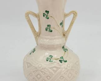 136 BelleekShamrockHarpHandledVase