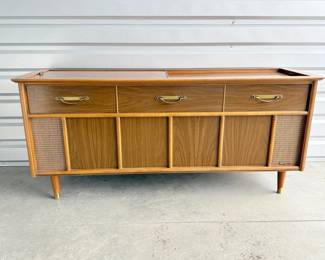 1 MagnavoxMidCenturyStereoConsoleCabinet